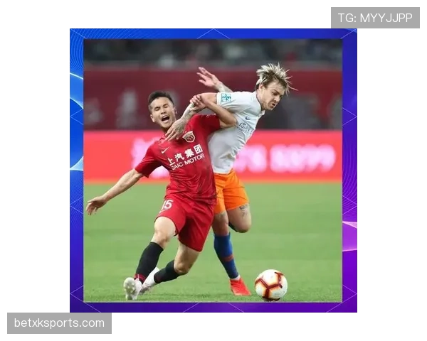 足球规则中合法冲撞的判定标准与裁判执行要点解析